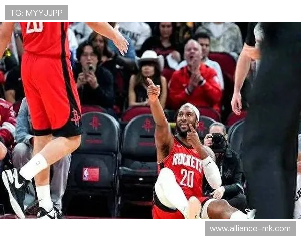 奥科吉菲尼克斯硬汉逆袭之路:从边缘球员到球队核心的传奇蜕变 奥科吉菲尼克斯硬汉逆袭之路:从边缘球员到球队核心的传奇蜕变