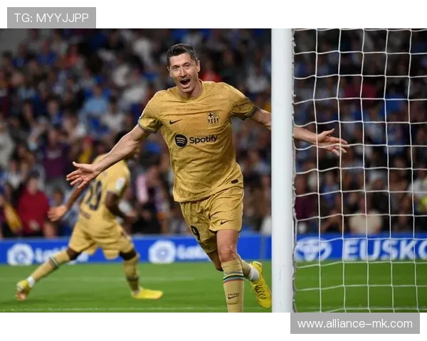 莱万多夫斯基西甲进球王潜力爆发,数据亮眼引豪门关注 莱万多夫斯基西甲进球王潜力爆发,数据亮眼引豪门关注